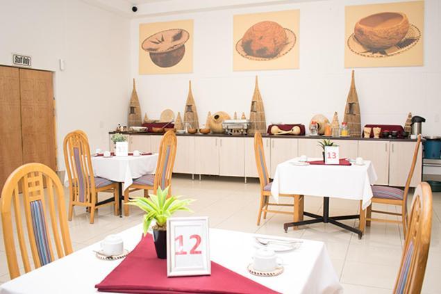 Oniihandi Ekamuti Town Lodge מראה חיצוני תמונה