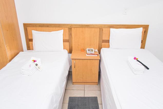 Oniihandi Ekamuti Town Lodge מראה חיצוני תמונה